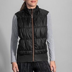 Brooks Women’s Cascadia Thermal Black Puffer Vest